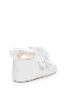 Baby Girls White Pre Walker Shoes 8 Baby Girls White Pre Walker Shoes -Stylish Children's Clothing Store earlydays b060 white 3 25930.1619021534